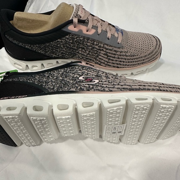 SKECHERS
Black & Light Pink Glide Step Head Start Trainers - Picture 5 of 9